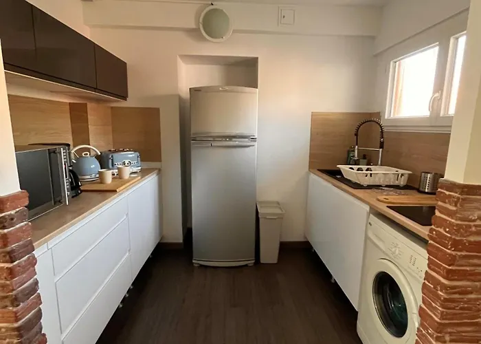 Apartment A Deux Pas De La *